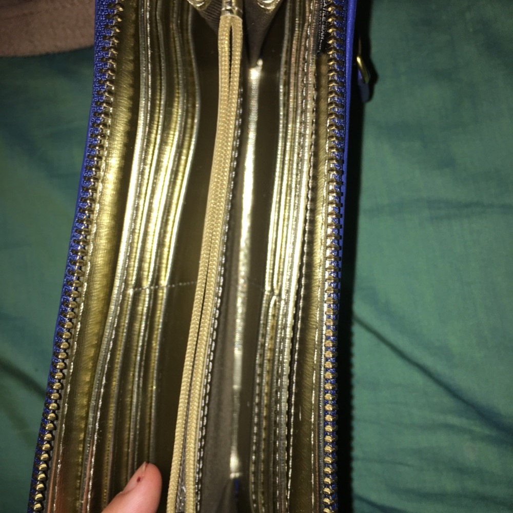 Fossil Wallet Used Once - image 3